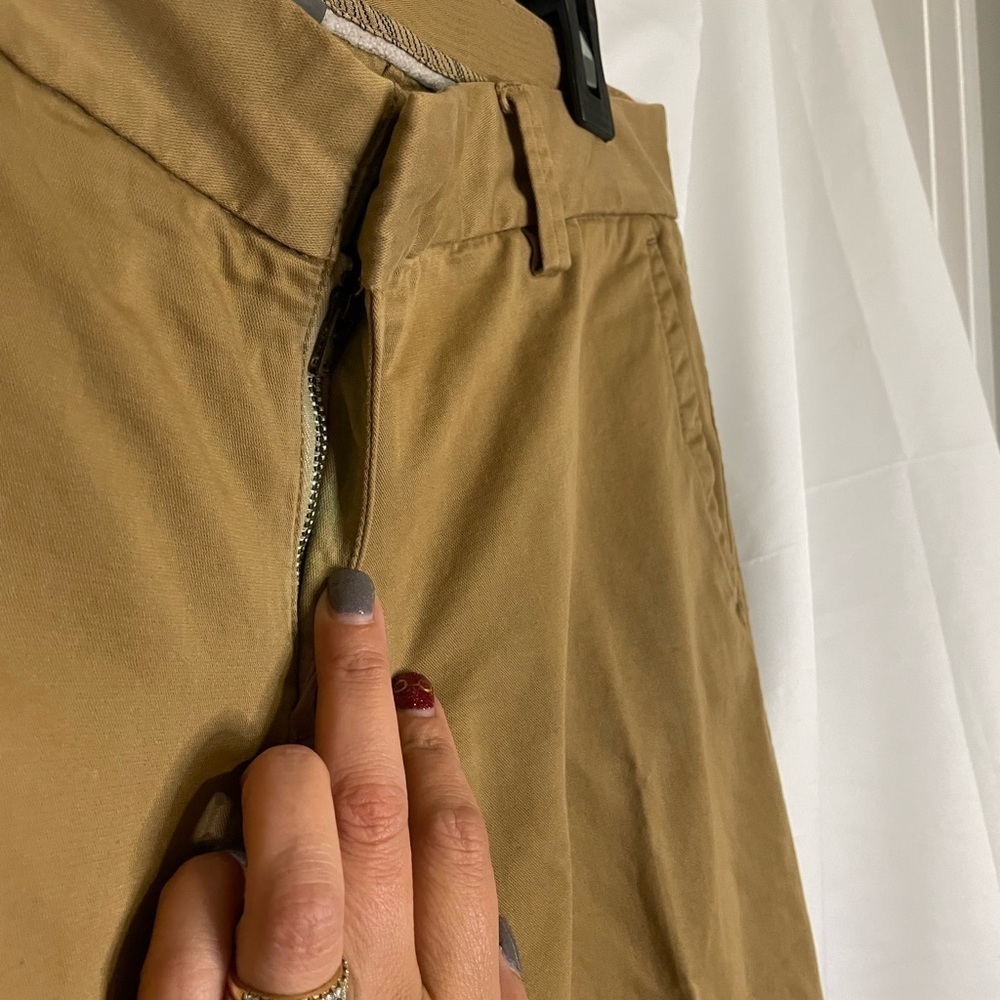 Gap/ Straight fit, straight leg women's khaki pants - Picture 3 of 5